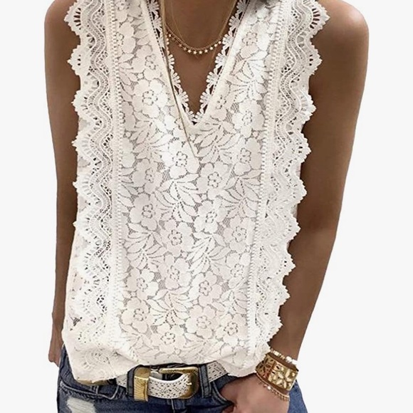 Women’s Lace Vintage Inspired V-neck Top - Picture 2 of 8